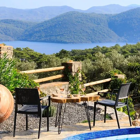 The Shepherds House 4*
